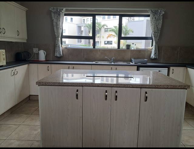 3 BEDROOM APARTMENT FOR SALE IN PALM LAKES ESTATE
